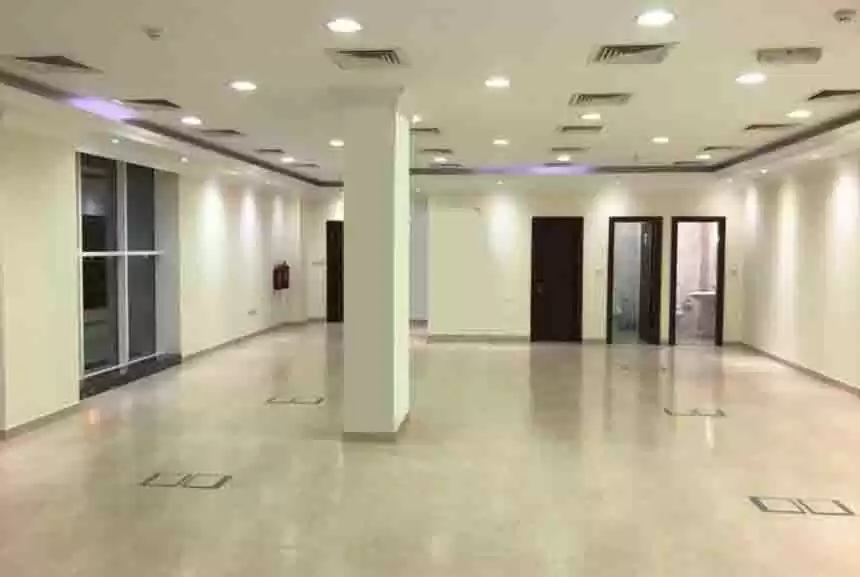 تجاری املاک آماده U/F طبقه کامل  برای اجاره که در السد , دوحه #21937 - 1  image 