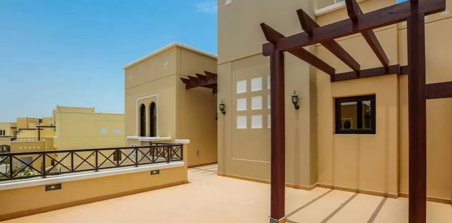 Residential Ready Property 4+maid Bedrooms U/F Townhouse  for rent in Dubai #22212 - 4  image 