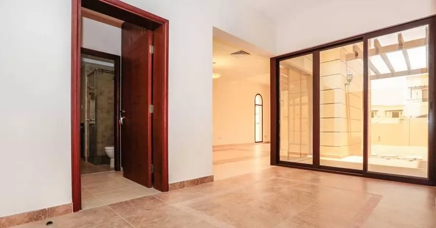 Residential Ready Property 4+maid Bedrooms U/F Townhouse  for rent in Dubai #22212 - 6  image 