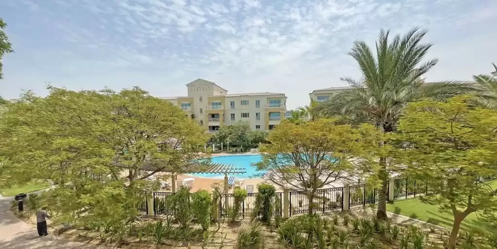 Residential Ready Property 1 Bedroom U/F Apartment  for rent in Dubai #22294 - 1  image 