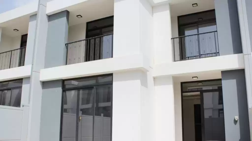 Residential Ready Property 4+maid Bedrooms U/F Townhouse  for rent in Dubai #22359 - 1  image 