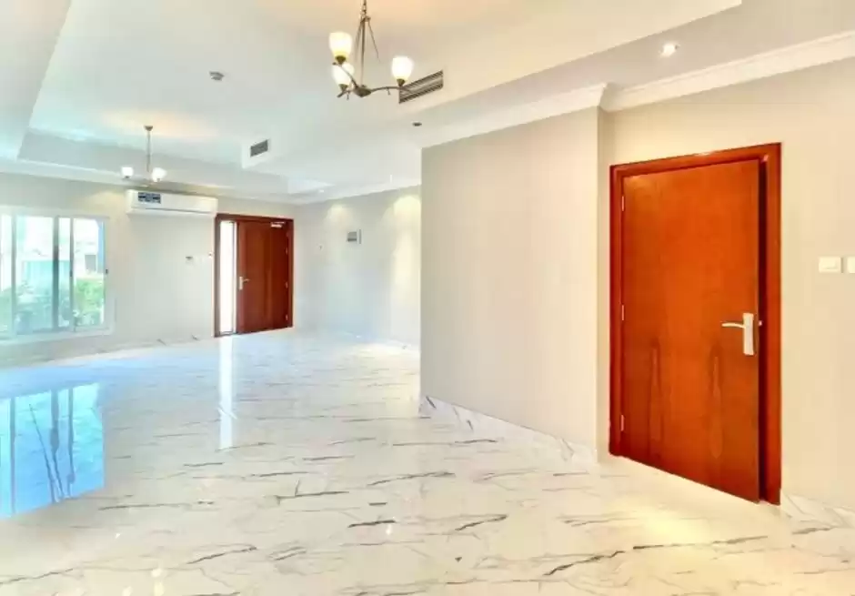 Residential Ready Property 3+maid Bedrooms U/F Townhouse  for sale in Dubai #22442 - 1  image 