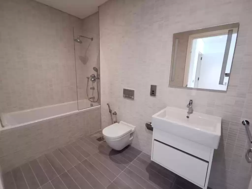 yerleşim Hazır Mülk 2 yatak odası S/F Apartman  kiralık içinde Al Sadd , Doha #22532 - 1  image 