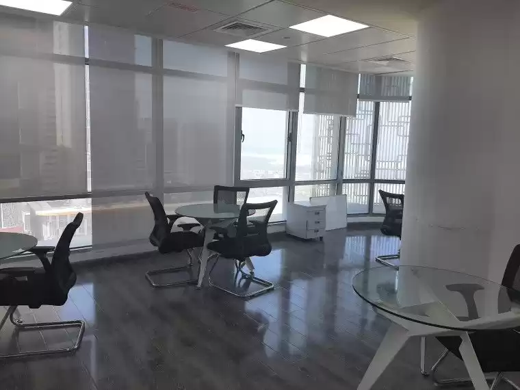 商业的 就绪物业 楼/楼 办公室  出租 在 萨德 , 多哈 #22617 - 1  image 