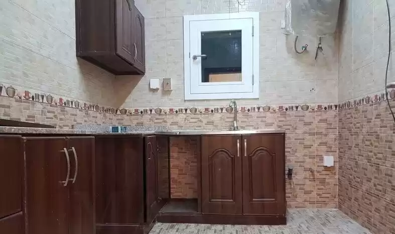 Жилой Готовая недвижимость 2 спальни Н/Ф Квартира  в аренду в Аль-Садд , Доха #22751 - 1  image 