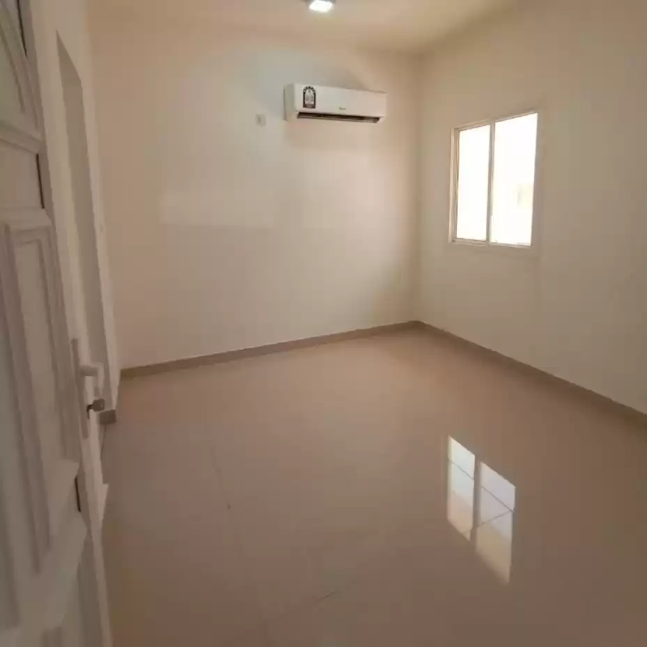 مسکونی املاک آماده 2 اتاق خواب U/F اپارتمان  برای اجاره که در دوحه #22762 - 1  image 