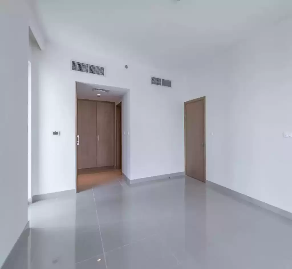 سكني عقار جاهز 3 غرف  غير مفروش شقة  للإيجار في دبي #22928 - 1  صورة 