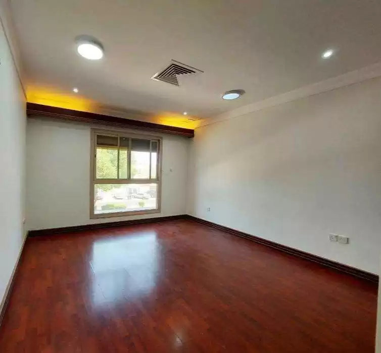 住宅 就绪物业 3 间卧室 U/F 公寓  出租 在 科威特 #22945 - 1  image 