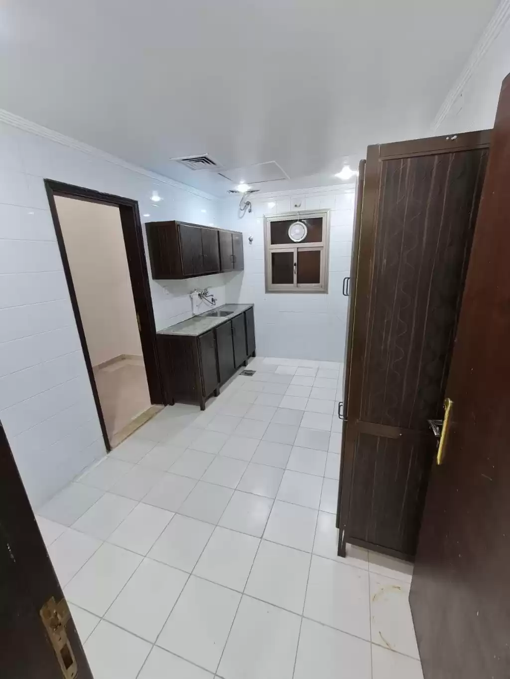 Résidentiel Propriété prête 3 chambres U / f Appartement  a louer au Koweit #22949 - 1  image 