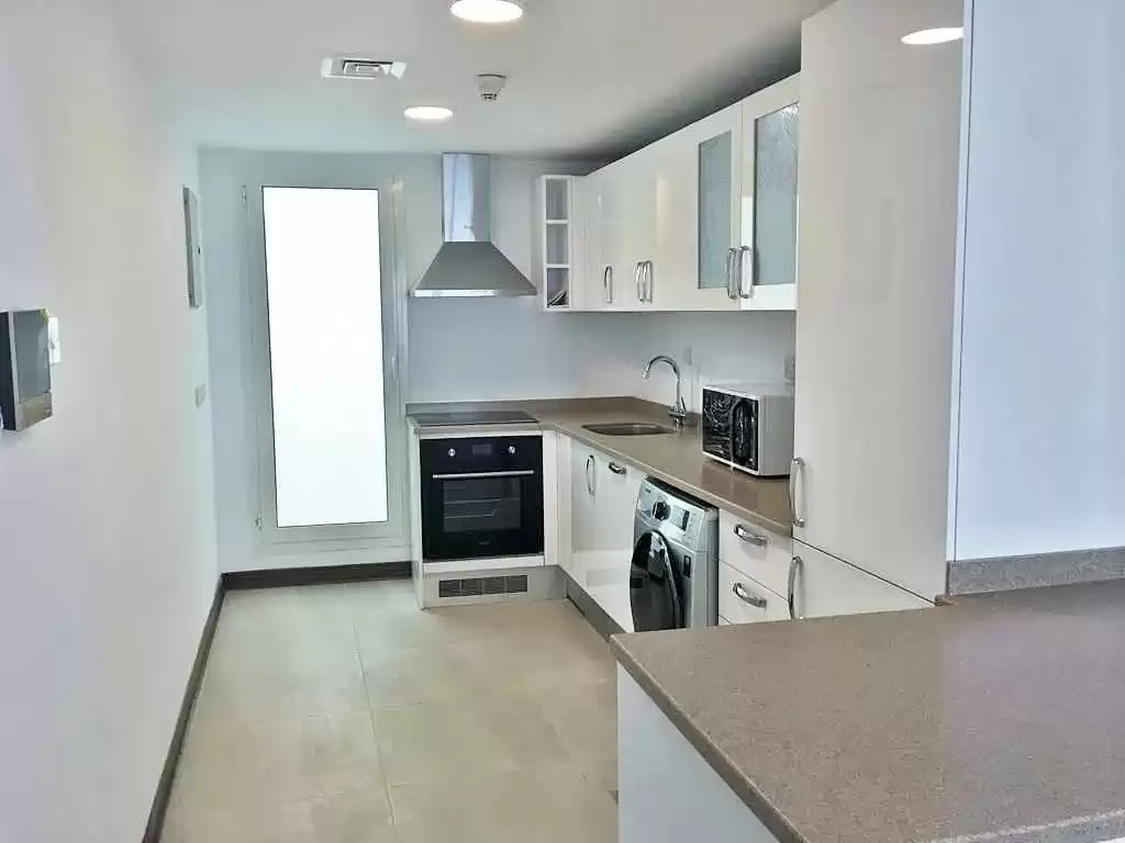 Residential Ready Property 2 Bedrooms F/F Apartment  for rent in Kuwait #22980 - 1  image 