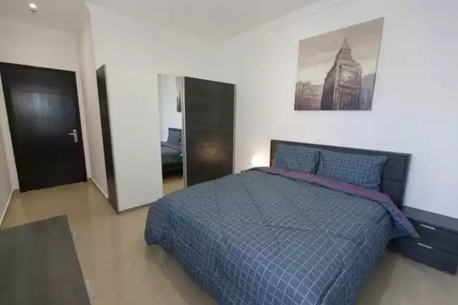 سكني عقار جاهز 3 غرف  مفروش شقة  للإيجار في الكويت #23004 - 1  صورة 