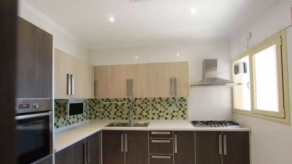 Residential Ready Property 2 Bedrooms F/F Apartment  for rent in Kuwait #23011 - 1  image 