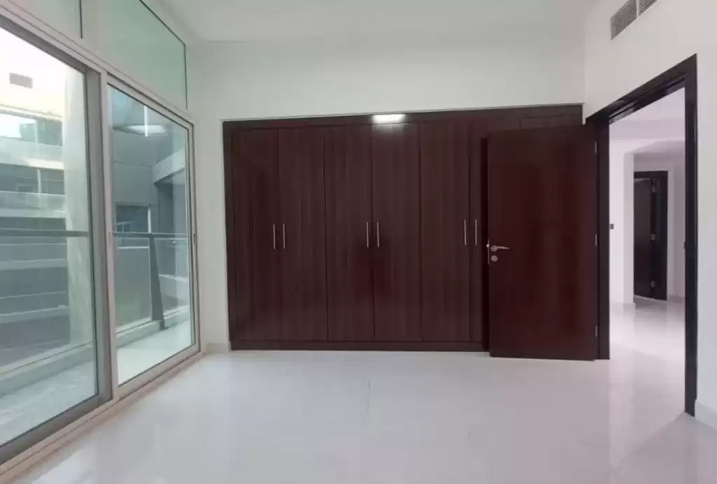 住宅 就绪物业 2 间卧室 U/F 公寓  出租 在 迪拜 #23024 - 1  image 