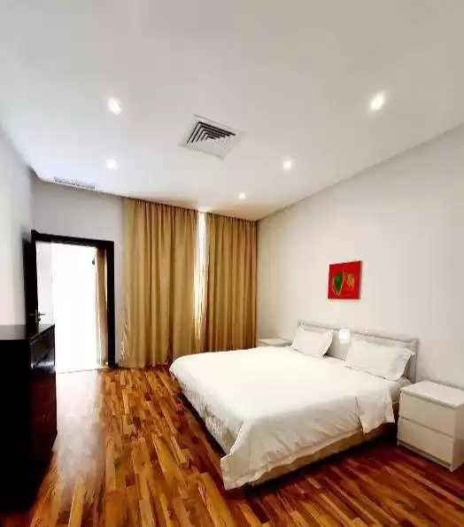سكني عقار جاهز 3 غرف  مفروش شقة  للإيجار في الكويت #23068 - 1  صورة 