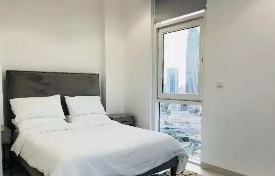 سكني عقار جاهز 5 غرف  مفروش شقة  للإيجار في الكويت #23098 - 1  صورة 