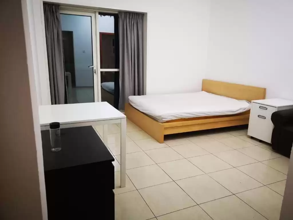 Wohn Klaar eigendom 2 Schlafzimmer S/F Wohnung  zu vermieten in Dubai #23159 - 1  image 