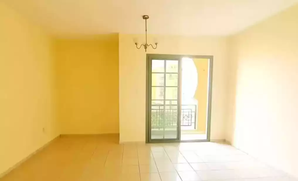 Residential Ready Property 1 Bedroom U/F Apartment  for rent in Dubai #23171 - 1  image 