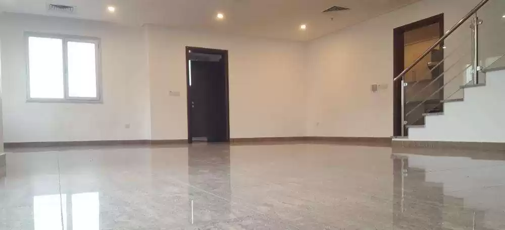住宅 就绪物业 3+女仆卧室 U/F 公寓  出租 在 科威特 #23179 - 1  image 