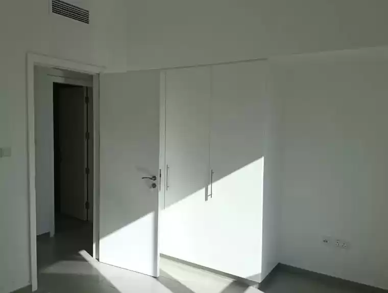 住宅 就绪物业 2 间卧室 U/F 公寓  出租 在 迪拜 #23187 - 1  image 