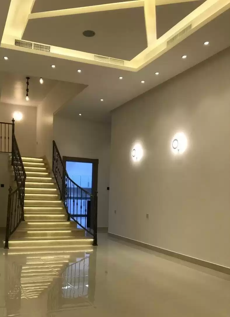 住宅 就绪物业 7+ 卧室 U/F 独立别墅  出租 在 科威特 #23308 - 1  image 