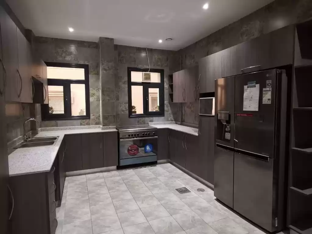 Residential Ready Property 4 Bedrooms U/F Duplex  for rent in Kuwait #23383 - 1  image 