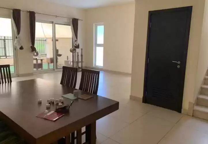Residential Ready Property 3+maid Bedrooms S/F Standalone Villa  for rent in Dubai #23443 - 1  image 