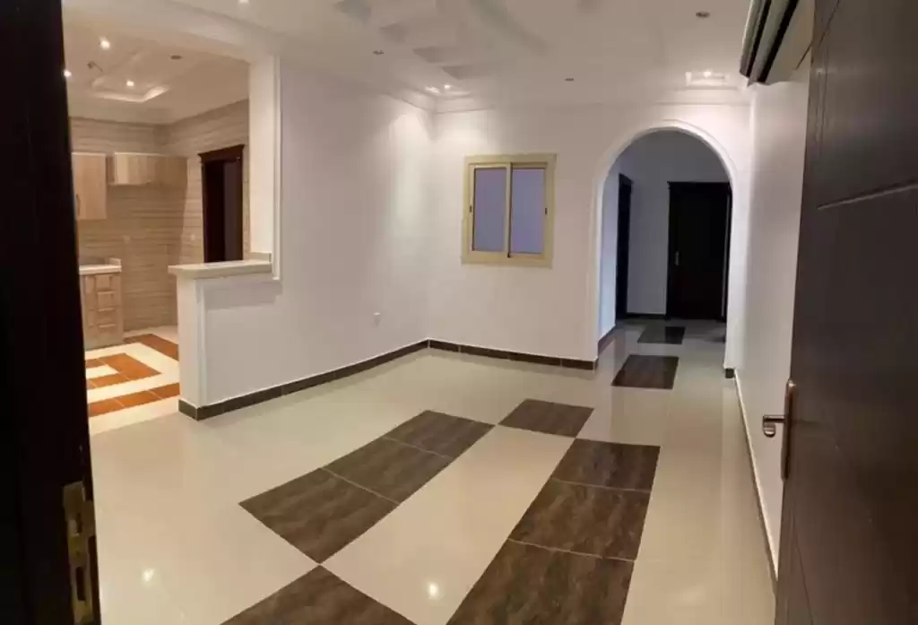 住宅 就绪物业 4+女仆卧室 U/F 公寓  出租 在 利雅得 #23478 - 1  image 