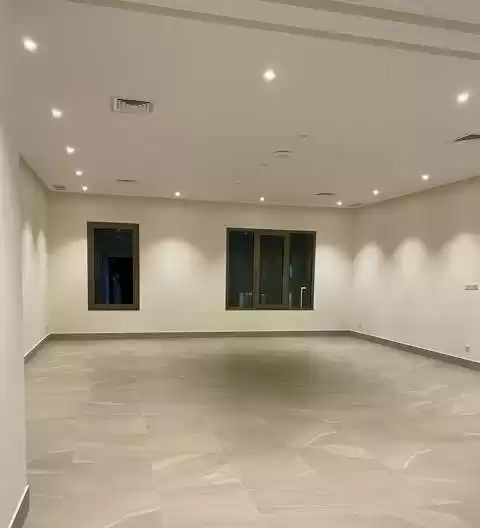 سكني عقار جاهز 3 غرف  غير مفروش شقة  للإيجار في الكويت #23489 - 1  صورة 