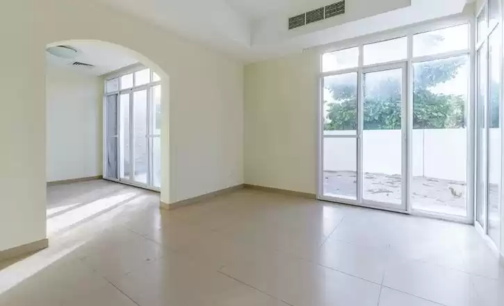 مسکونی املاک آماده 4 اتاق خواب U/F ویلای مستقل  برای اجاره که در دبی #23494 - 1  image 
