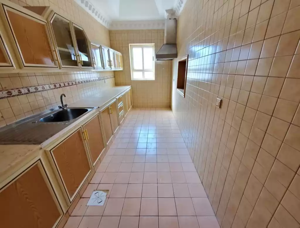 住宅 就绪物业 3 间卧室 U/F 公寓  出租 在 科威特 #23505 - 1  image 