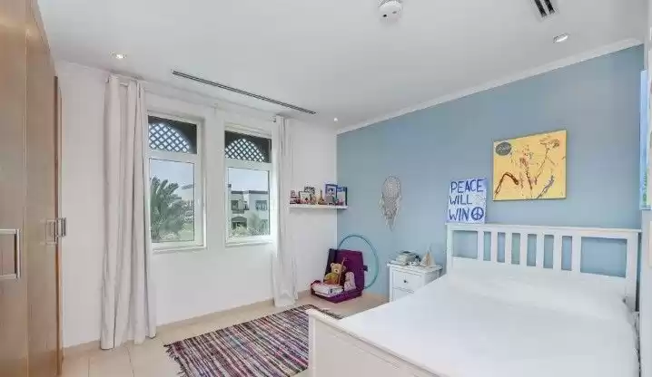 Residential Ready Property 3 Bedrooms S/F Standalone Villa  for rent in Dubai #23510 - 1  image 