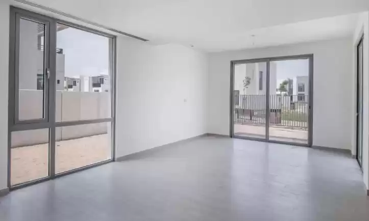 سكني عقار جاهز 4 + غرفة خادمة غير مفروش فيلا  للإيجار في دبي #23515 - 1  صورة 