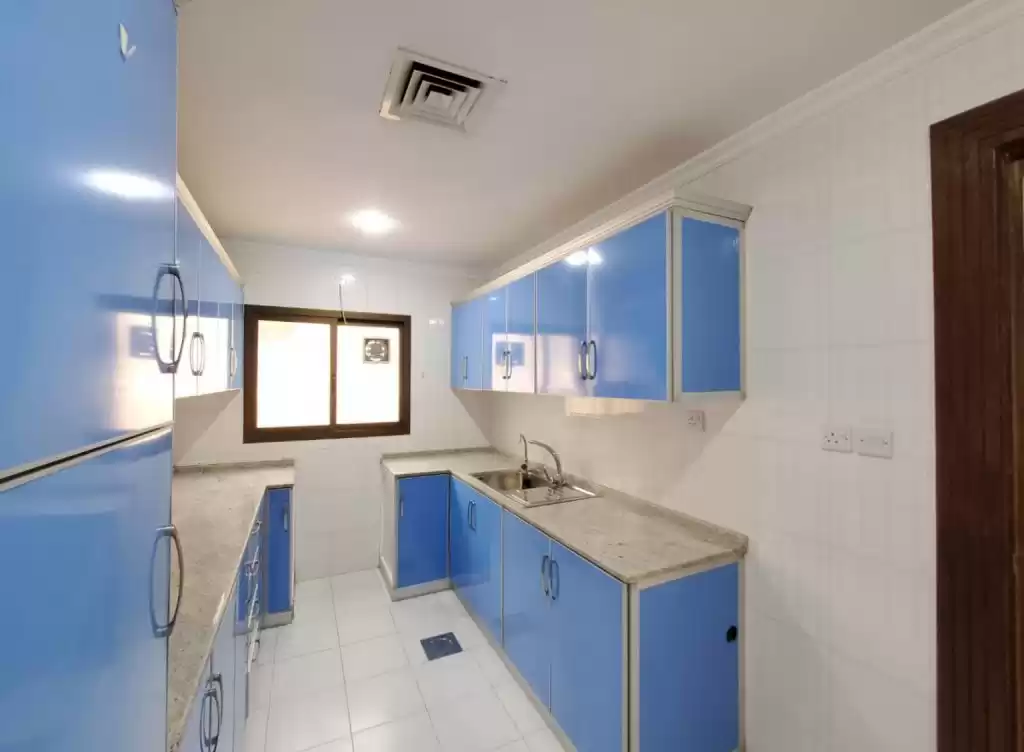 Residential Ready Property 3 Bedrooms U/F Apartment  for rent in Kuwait #23573 - 1  image 