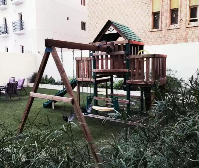 Жилой Готовая недвижимость 1 спальня Ж/Ж Квартира  в аренду в Кувейт #23590 - 1  image 