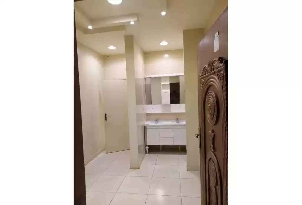 سكني عقار جاهز 2 غرف  غير مفروش شقة  للإيجار في الرياض #23600 - 1  صورة 