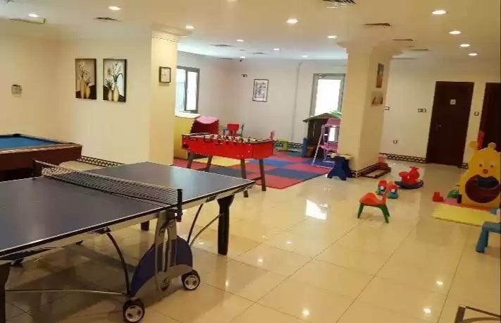 住宅 就绪物业 3+女仆卧室 楼/楼 公寓  出租 在 科威特 #23605 - 1  image 