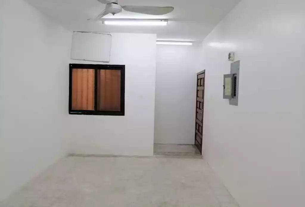 Residential Ready Property 3 Bedrooms U/F Apartment  for rent in Riyadh #23623 - 1  image 