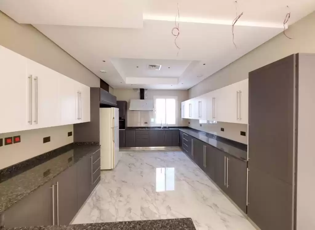 住宅 就绪物业 3 间卧室 U/F 公寓  出租 在 科威特 #23629 - 1  image 