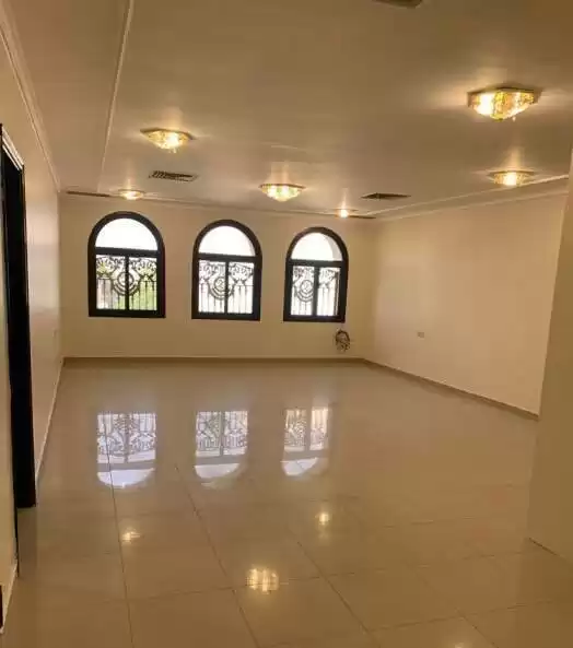 住宅 就绪物业 4 间卧室 U/F 公寓  出租 在 科威特 #23661 - 1  image 