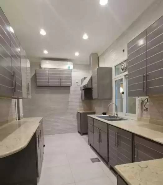 مسکونی املاک آماده 3+ اتاق خواب خدمتکار U/F اپارتمان  برای اجاره که در کویت #23671 - 1  image 