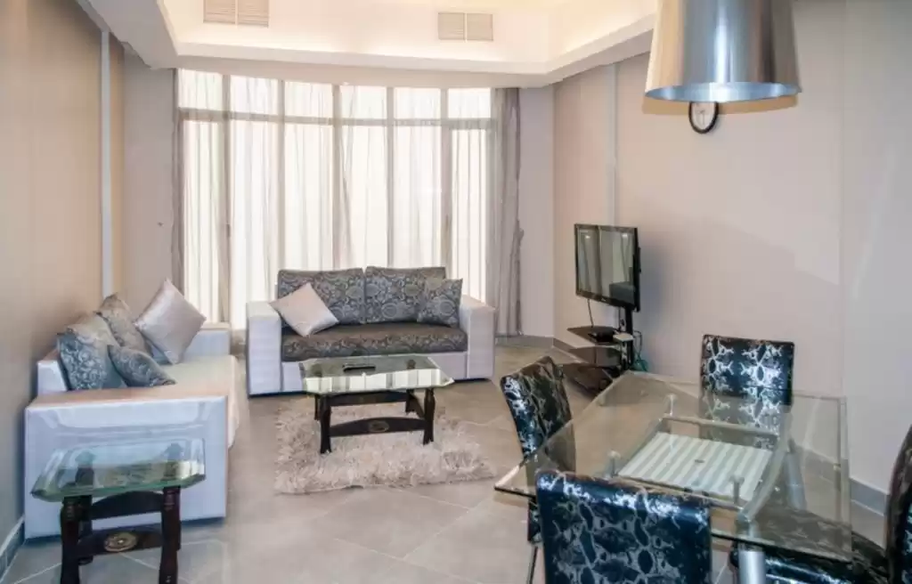 سكني عقار جاهز 2 غرف  مفروش شقة  للإيجار في الكويت #23691 - 1  صورة 