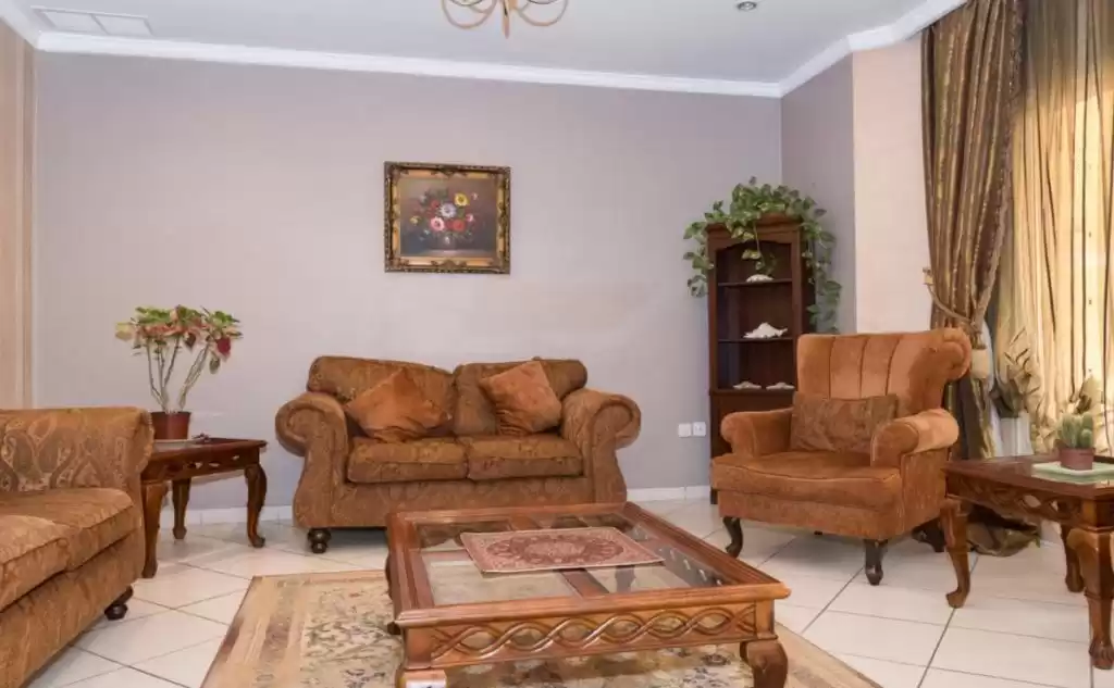 سكني عقار جاهز 5 غرف  مفروش فيلا  للإيجار في الكويت #23696 - 1  صورة 