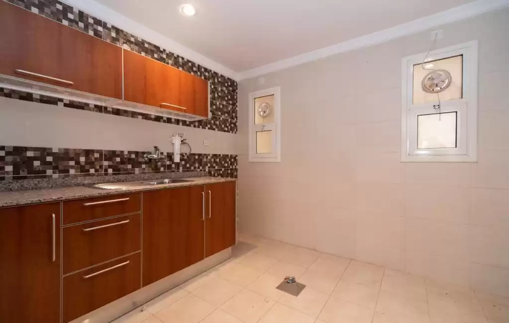 Residential Ready Property 2 Bedrooms U/F Apartment  for rent in Kuwait #23743 - 1  image 