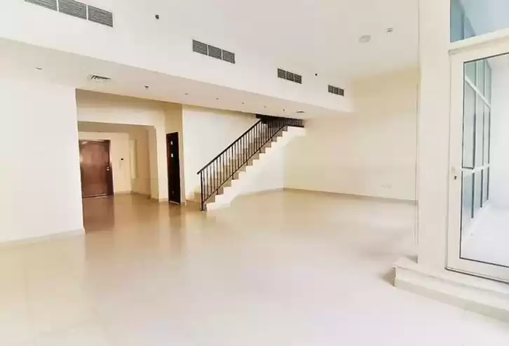 سكني عقار جاهز 3 + غرفة خادمة غير مفروش فيلا  للإيجار في دبي #23745 - 1  صورة 