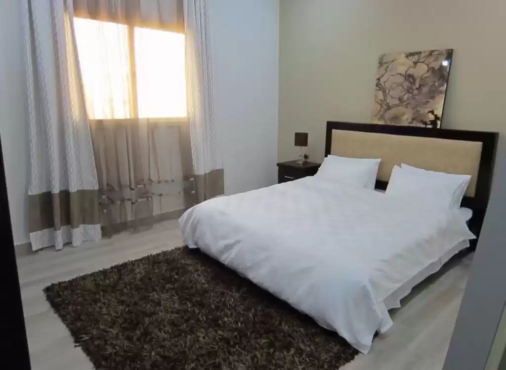سكني عقار جاهز 2 غرف  مفروش شقة  للإيجار في الكويت #23751 - 1  صورة 
