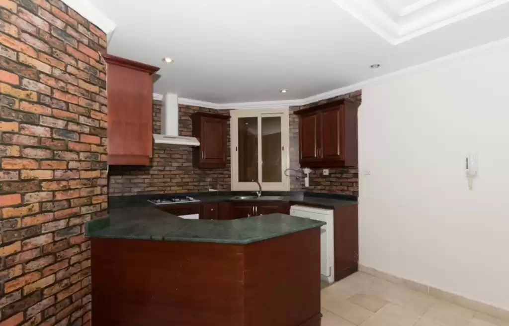 Residential Ready Property 3 Bedrooms U/F Apartment  for rent in Kuwait #23756 - 1  image 