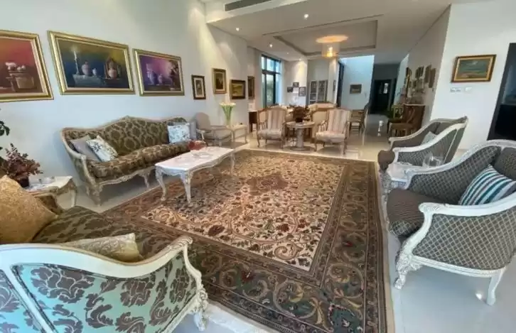 سكني عقار جاهز 5 + غرفة خادمة مفروش فيلا  للإيجار في دبي #23760 - 1  صورة 