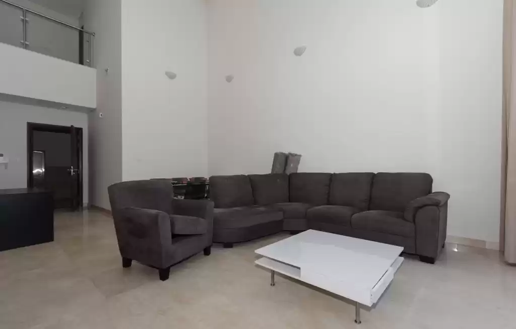 住宅 就绪物业 3 间卧室 U/F 阁楼  出租 在 科威特 #23845 - 1  image 