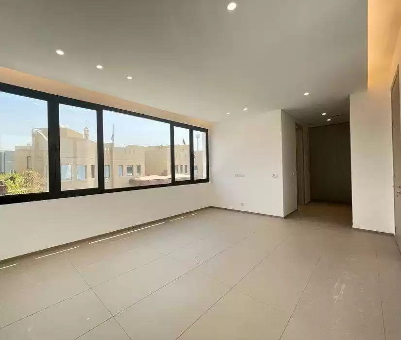 Residencial Listo Propiedad 5 habitaciones U / F Villa Standerlone  alquiler en Kuwait #23848 - 1  image 