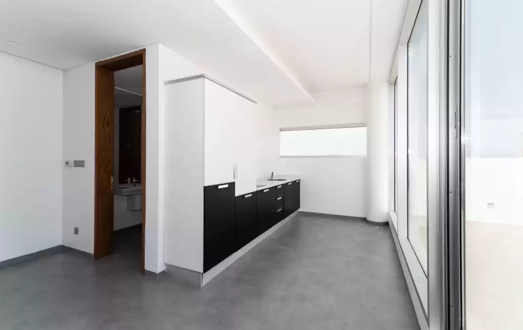 Residential Ready Property 4 Bedrooms U/F Duplex  for rent in Kuwait #23869 - 1  image 